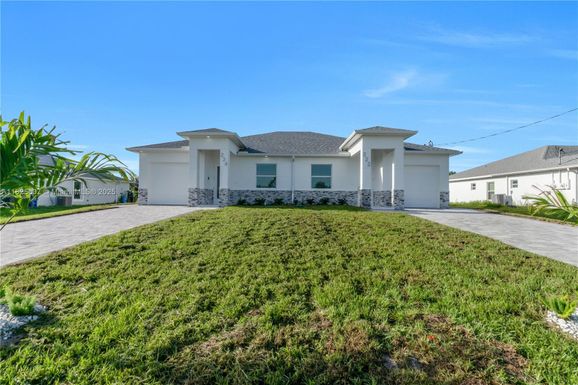 222-224 Pullman ST, Lehigh Acres FL 33974