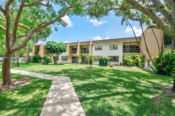 8261 SW 128th St # 215, Pinecrest FL 33156