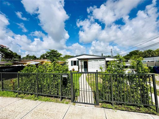 305 SW 24th Ave, Fort Lauderdale FL 33312
