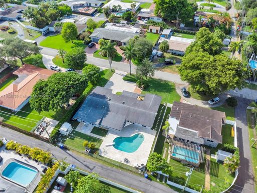 3424 Pierce St, Hollywood FL 33021