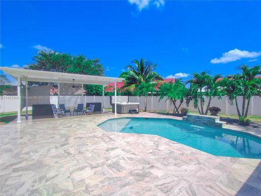 5780 Sun Pointe Circle, Boynton Beach FL 33437