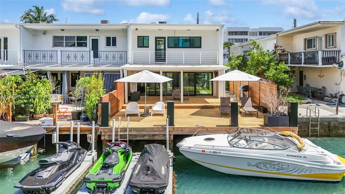 830 Raymond St, Miami Beach FL 33141