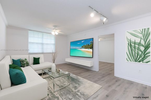 1919 Van Buren St # 205A, Hollywood FL 33020