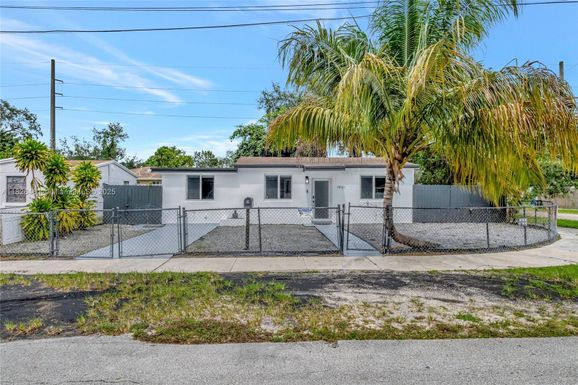 1901 NW 86th Ter, Miami FL 33147