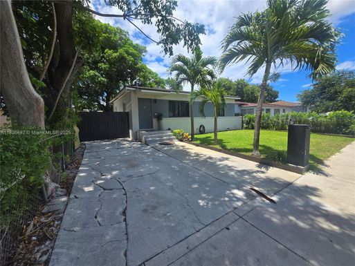 1127 NW 74th St, Miami FL 33150