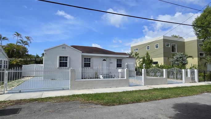 3640 SW 13th St, Miami FL 33145