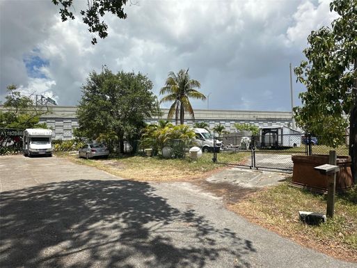 727 NW 43rd Ct, Oakland Park FL 33309