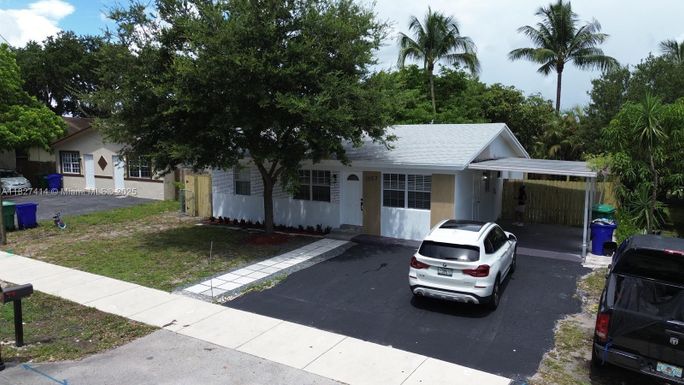 1657 SW 44th Ave, Fort Lauderdale FL 33317