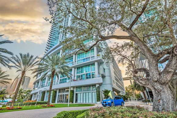92 SW 3rd St # 4510, Miami FL 33130