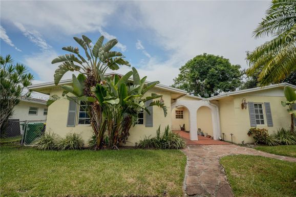 2403 SW 58th Mnr # 2, Dania Beach FL 33312