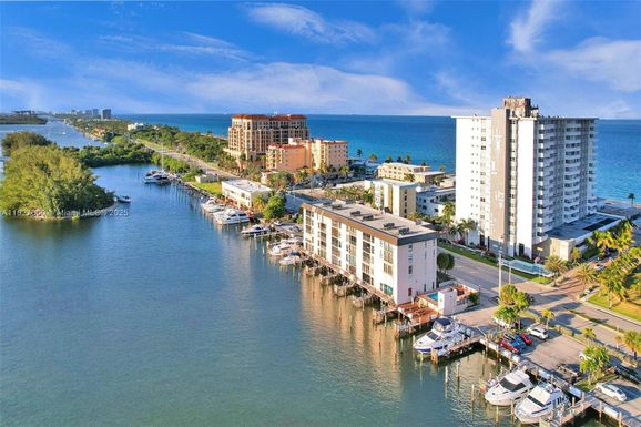 3200 N Ocean Dr # 105, Hollywood FL 33019