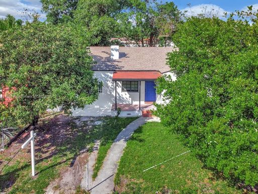 547 NW 49th St, Miami FL 33127