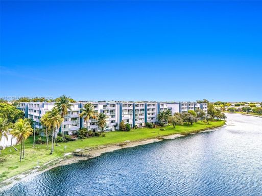 9357 Fontainebleau Blvd # 207D, Miami FL 33172