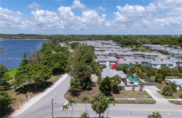 3410 Lake Osborne Dr, Lake Worth FL 33461