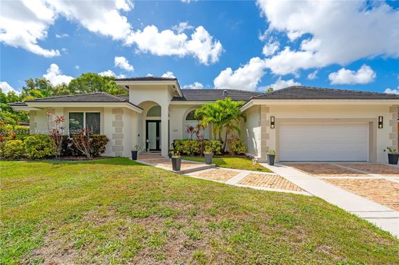 529 Curtiss Pkwy, Miami Springs FL 33166
