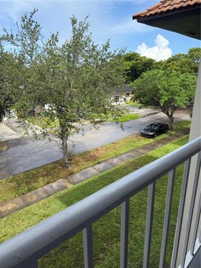 13900 Lake Placid Ct # A37, Miami Lakes FL 33014