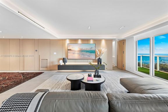 2301 Collins Ave, Miami Beach FL 33139