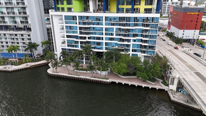 175 SW 7th St, Miami FL 33130