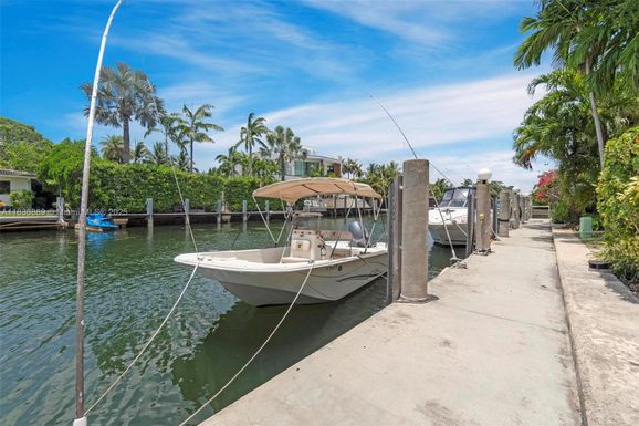 1426 NE 105th St # D9, Miami Shores FL 33138