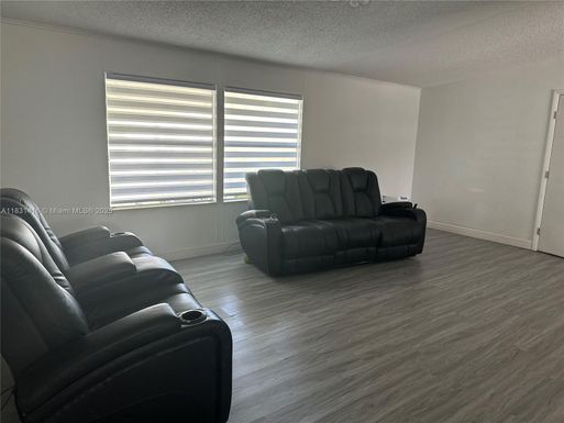 19800 SW 180 st, Miami FL 33187