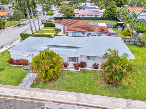 1601 S Treasure Dr, North Bay Village FL 33141