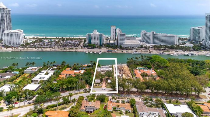 4539 Pine Tree Dr, Miami Beach FL 33140