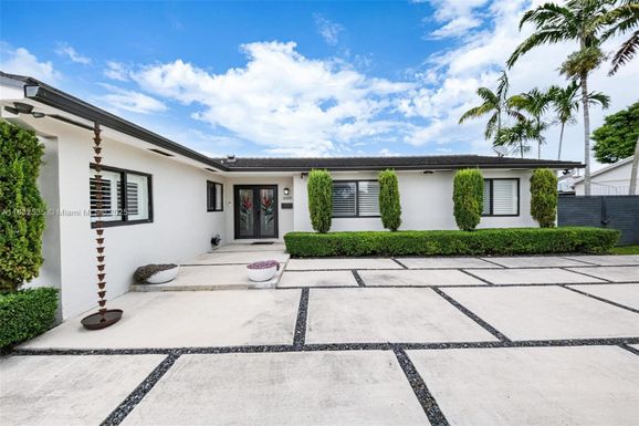 10321 SW 102nd Ave, Miami FL 33176