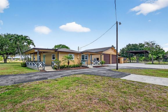 4141 Nova Ln, Lake Worth FL 33462