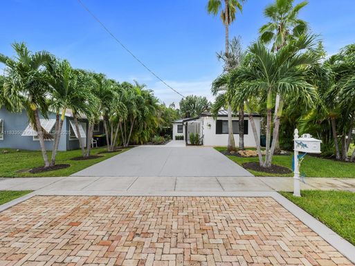 26 NE 3rd St # B, Dania Beach FL 33004