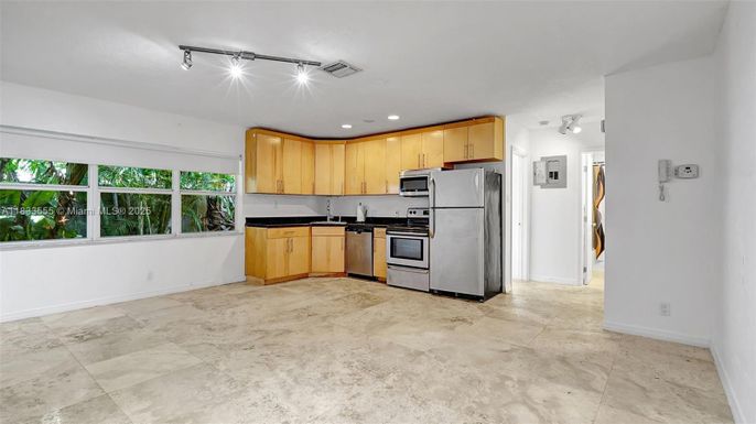 1348 Holly Heights Dr # 17, Fort Lauderdale FL 33304
