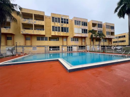 1555 W 44th Pl # 103, Hialeah FL 33012