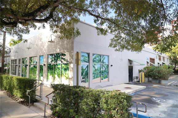 5582 NE 4th Ct, Miami FL 33137