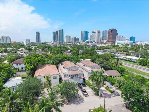 217 SW 11th St, Fort Lauderdale FL 33315