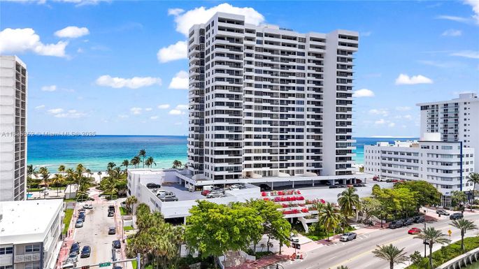 2555 Collins Ave, Miami Beach FL 33140