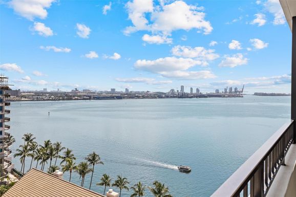 520 Brickell Key Dr # A1404, Miami FL 33131