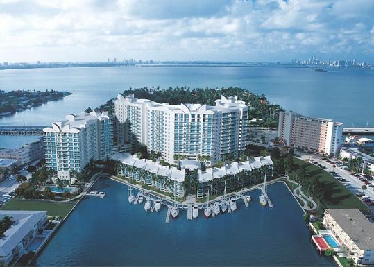 360 Harbor Island Dr, North Bay Village FL 33141