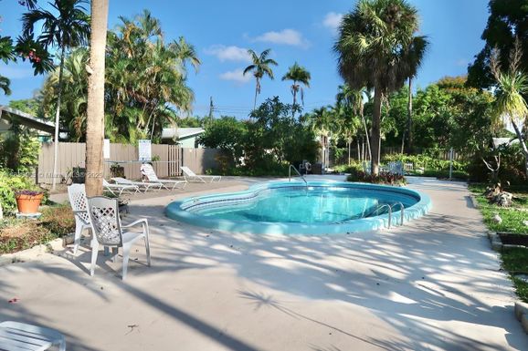 110 SW 20th Ave # 2, Fort Lauderdale FL 33312
