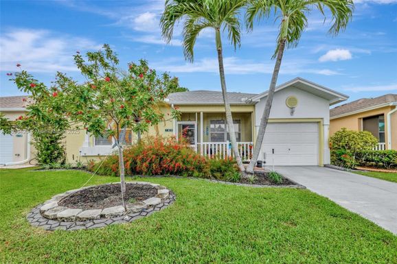 568 NW Cortina Ln, Port St. Lucie FL 34986
