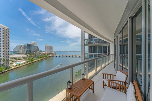 495 Brickell Ave, Miami FL 33131