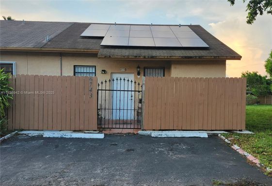 6743 NW 192nd Ln # 6743, Hialeah FL 33015