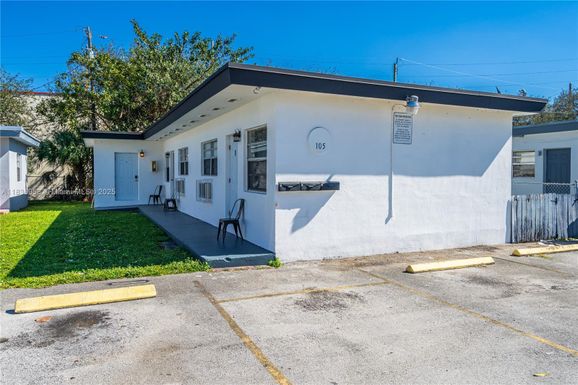 105 SW 5 Ct # 1, Dania Beach FL 33004