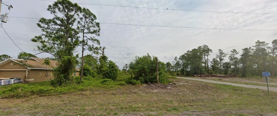 1127 Eclipse St, Lehigh Acres FL 33974