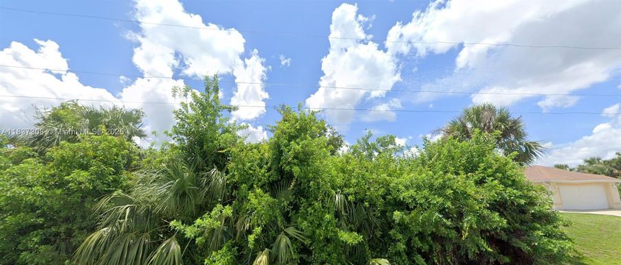 6131 Hendley Ct, Lehigh Acres FL 33905