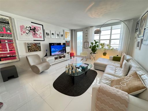 100 Lincoln Rd # 1022, Miami Beach FL 33139