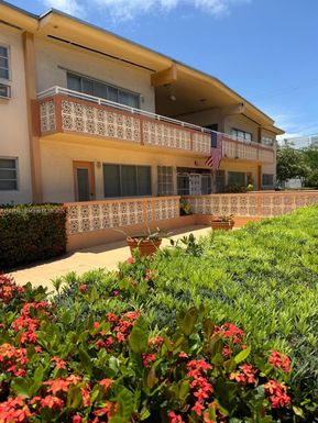 1060 Pennsylvania Ave # 18, Miami Beach FL 33139