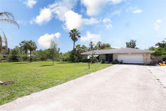 17041 Tarpon Way, Fort Myers FL 33917