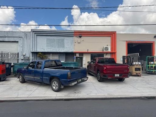 6780 NW 37th Ave, Hialeah FL 33147
