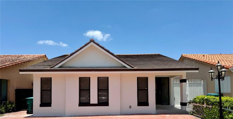 10351 NW 127th St, Hialeah Gardens FL 33018