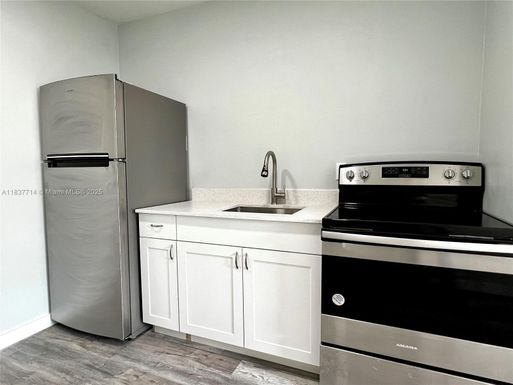 808 NW 7th Ter # 4, Hallandale Beach FL 33009
