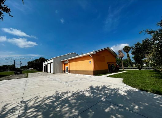 1127 SW Park St, Other City - In The State Of Florida FL 34974